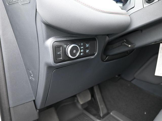Photo of 2025 Star White Ford Explorer