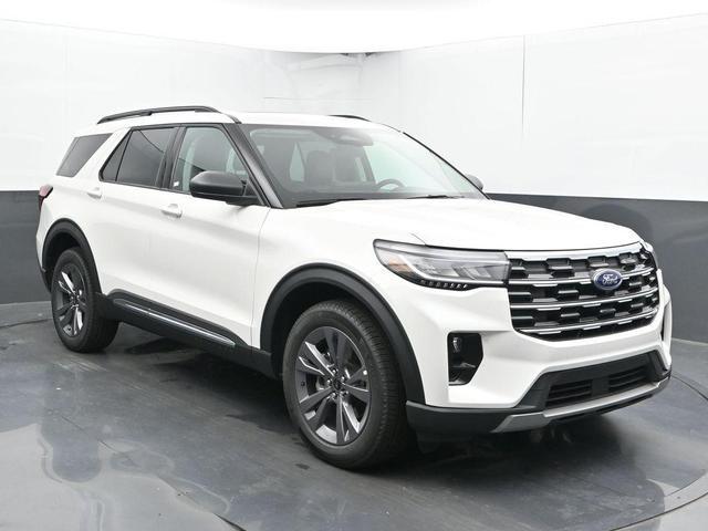 Photo of 2025 Star White Ford Explorer