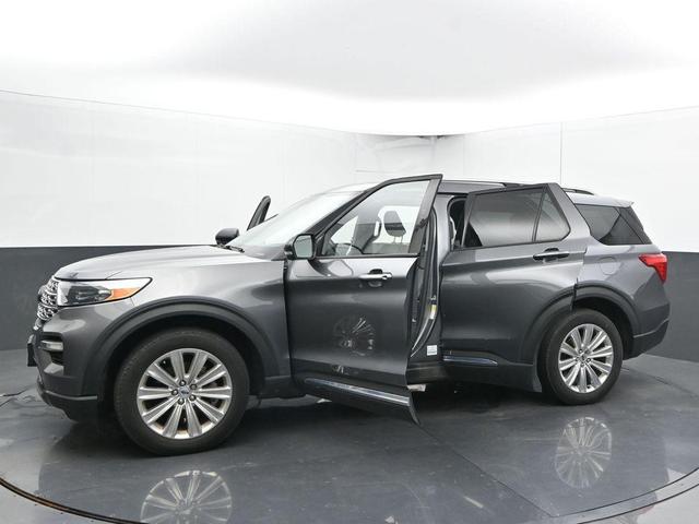 Photo of 2021 Gray Ford Explorer