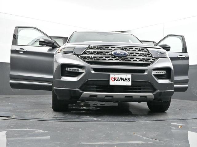 Photo of 2021 Gray Ford Explorer
