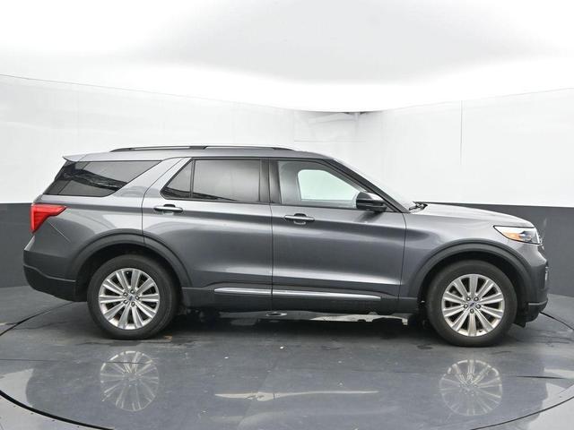 Photo of 2021 Gray Ford Explorer