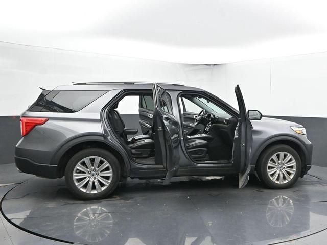Photo of 2021 Gray Ford Explorer