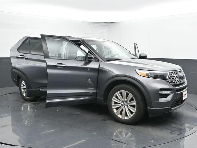Photo of 2021 Gray Ford Explorer