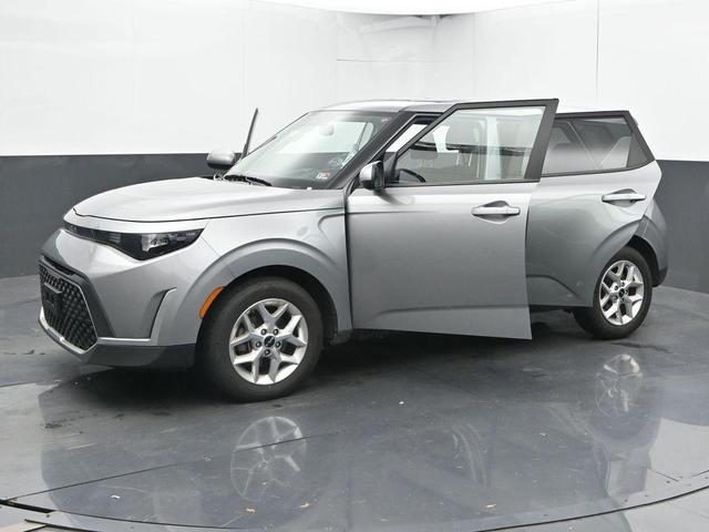 Photo of 2023 Steel Gray Kia Soul