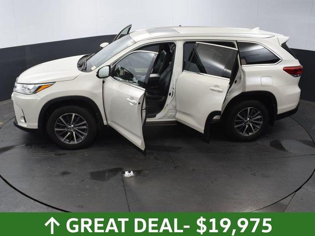 Photo of 2019 Blizzard Pearl Toyota Highlander