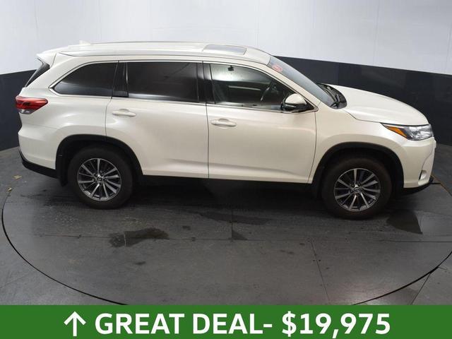 Photo of 2019 Blizzard Pearl Toyota Highlander