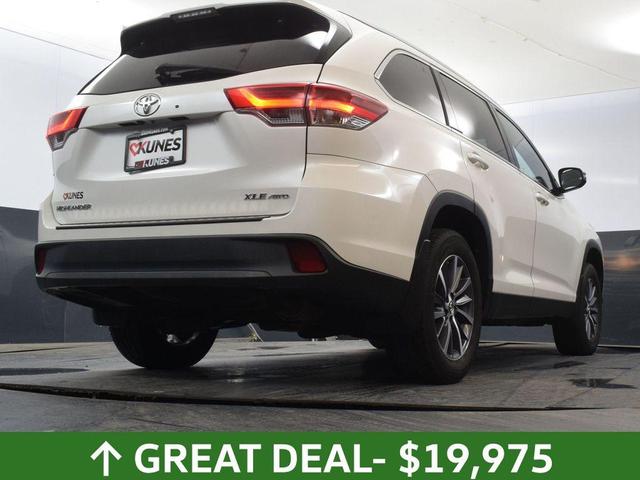 Photo of 2019 Blizzard Pearl Toyota Highlander