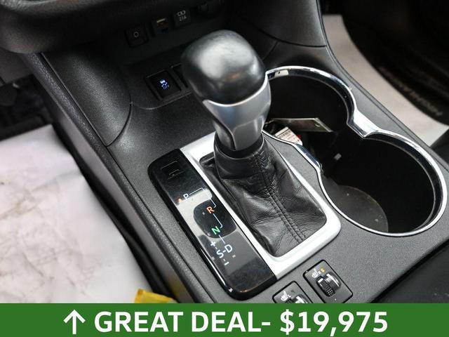 Photo of 2019 Blizzard Pearl Toyota Highlander