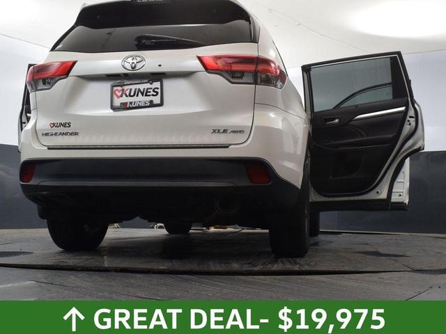 Photo of 2019 Blizzard Pearl Toyota Highlander