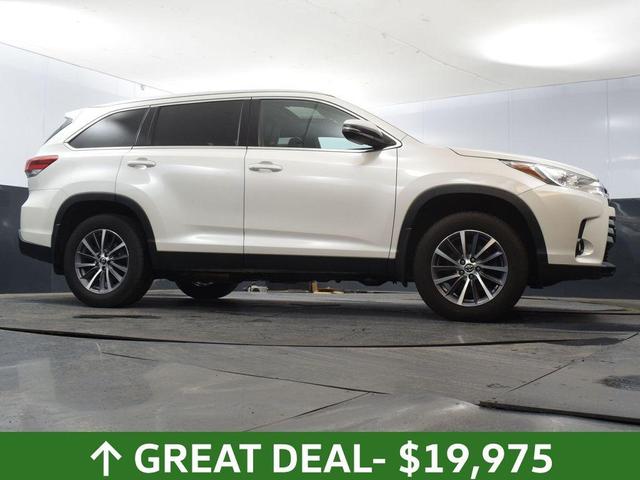 Photo of 2019 Blizzard Pearl Toyota Highlander