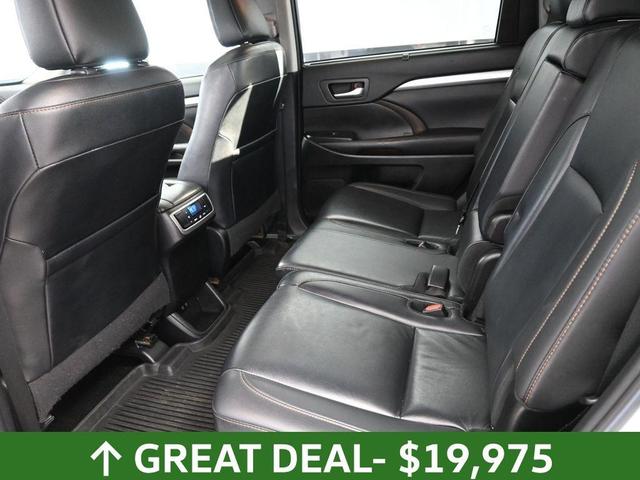Photo of 2019 Blizzard Pearl Toyota Highlander