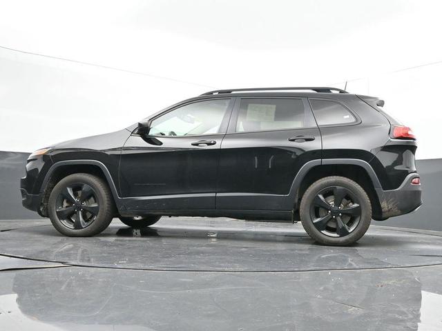 Photo of 2017 Diamond Black Jeep Cherokee