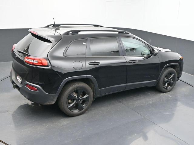 Photo of 2017 Diamond Black Jeep Cherokee