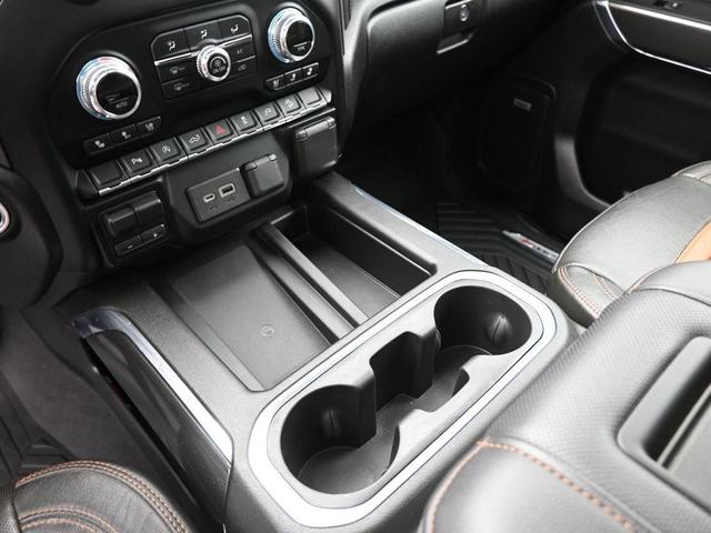 Photo of 2020 White GMC Sierra 1500