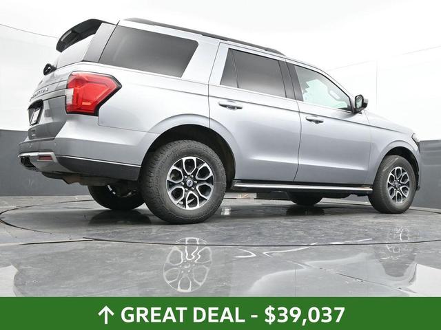Photo of 2023 Iconic Silver Metallic Ford Expedition