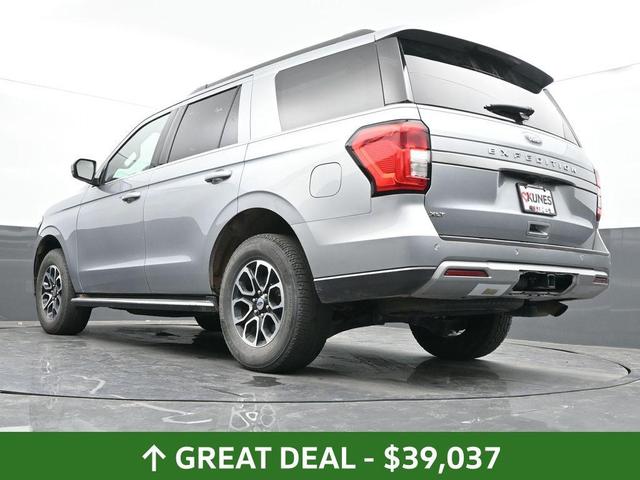 Photo of 2023 Iconic Silver Metallic Ford Expedition