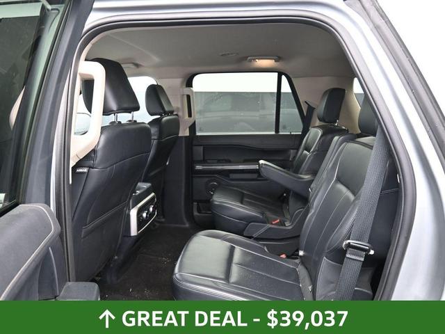 Photo of 2023 Iconic Silver Metallic Ford Expedition