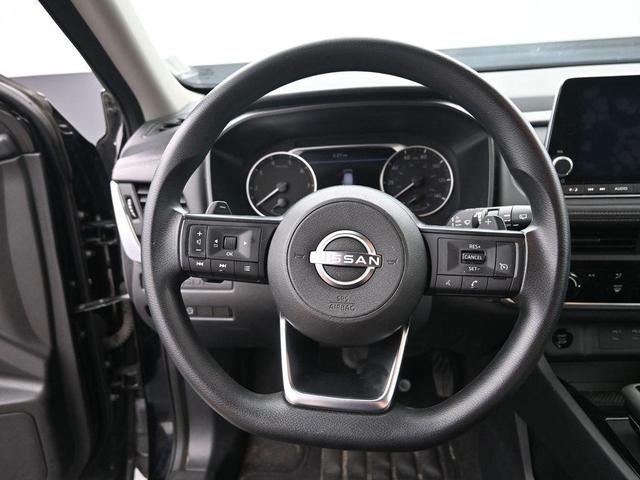 Photo of 2024 Super Black Nissan Rogue