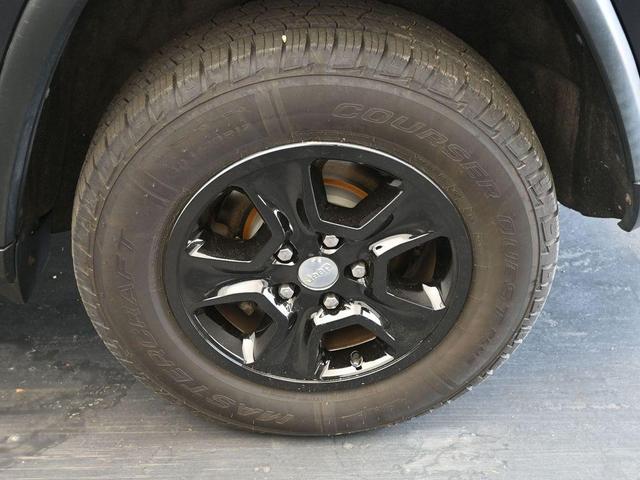Photo of 2016 Maximum Steel Metallic Jeep Grand Cherokee