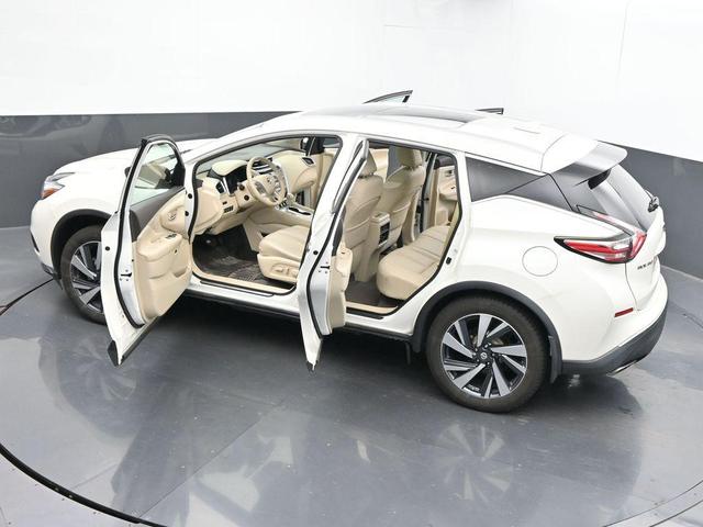 Photo of 2017 White Nissan Murano