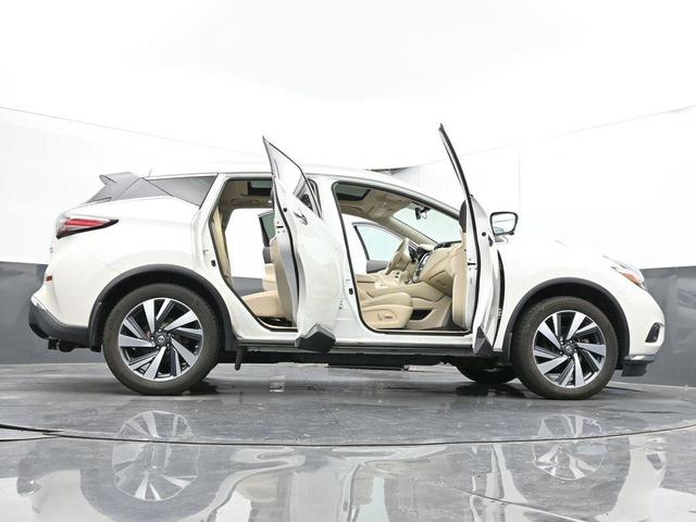 Photo of 2017 White Nissan Murano