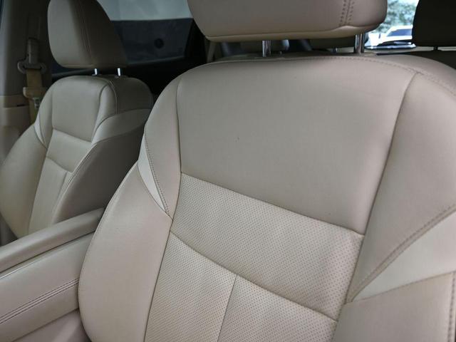 Photo of 2017 White Nissan Murano
