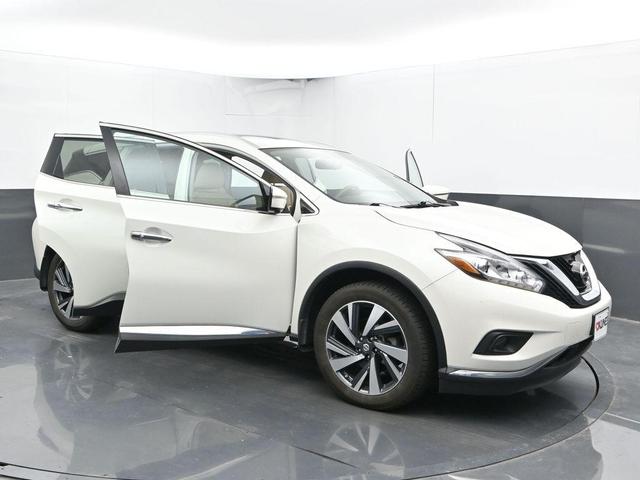 Photo of 2017 White Nissan Murano