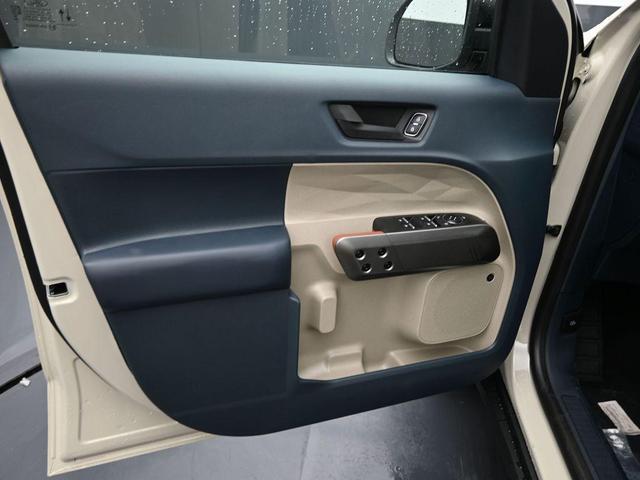 Photo of 2025 Desert Sand Ford Maverick