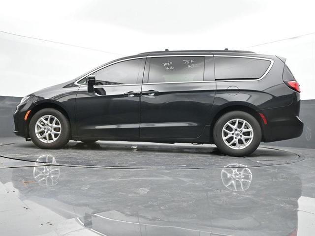 Photo of 2022 Brilliant Black Crystal Pearlcoat Chrysler Pacifica