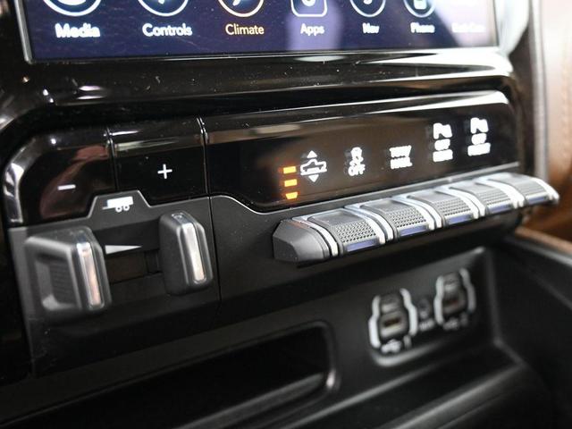 Photo of 2020 Ivory White RAM 1500