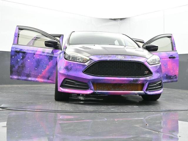 Photo of 2017 Shadow Black Ford Focus ST