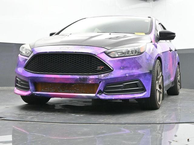 Photo of 2017 Shadow Black Ford Focus ST