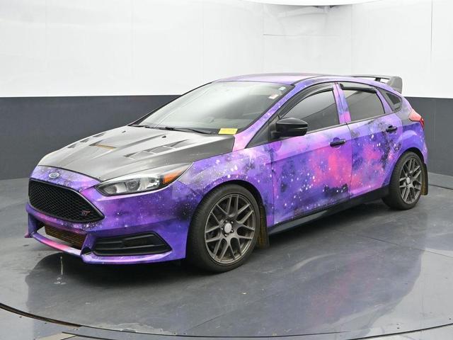 Photo of 2017 Shadow Black Ford Focus ST