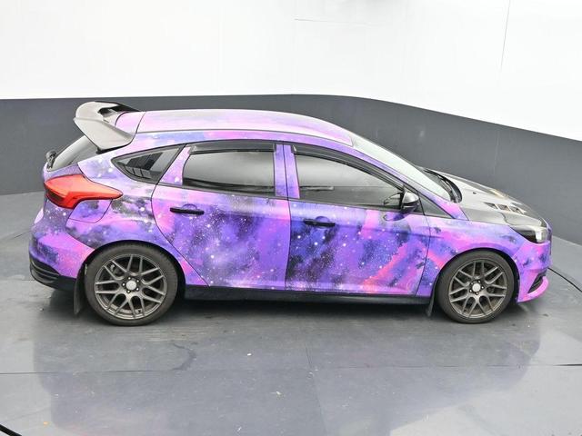 Photo of 2017 Shadow Black Ford Focus ST