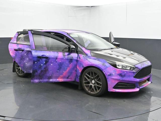 Photo of 2017 Shadow Black Ford Focus ST