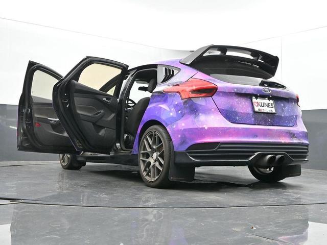 Photo of 2017 Shadow Black Ford Focus ST