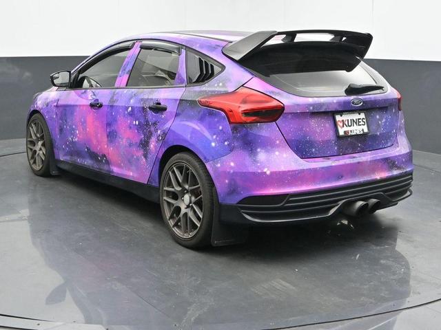 Photo of 2017 Shadow Black Ford Focus ST
