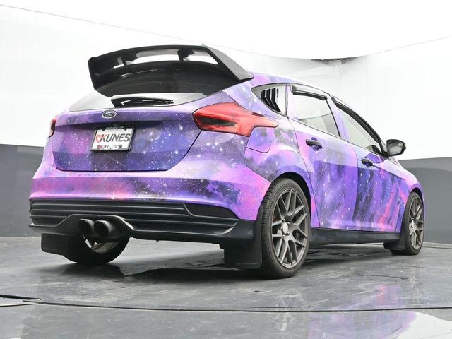 Photo of 2017 Shadow Black Ford Focus ST