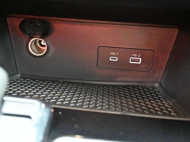 Photo of 2024 2t Red Blk Roof Nissan Pathfinder