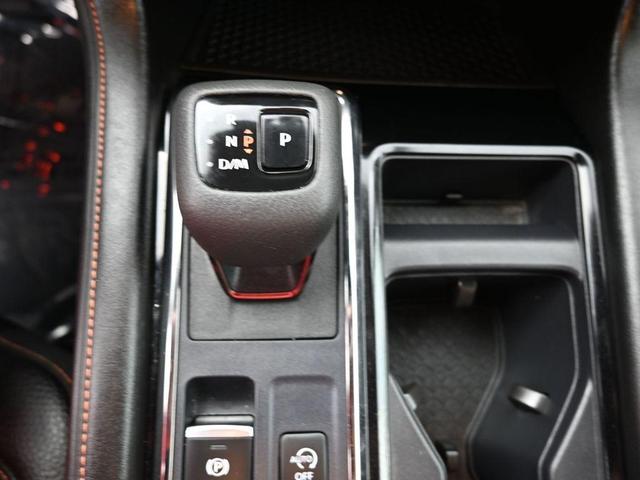 Photo of 2024 2t Red Blk Roof Nissan Pathfinder