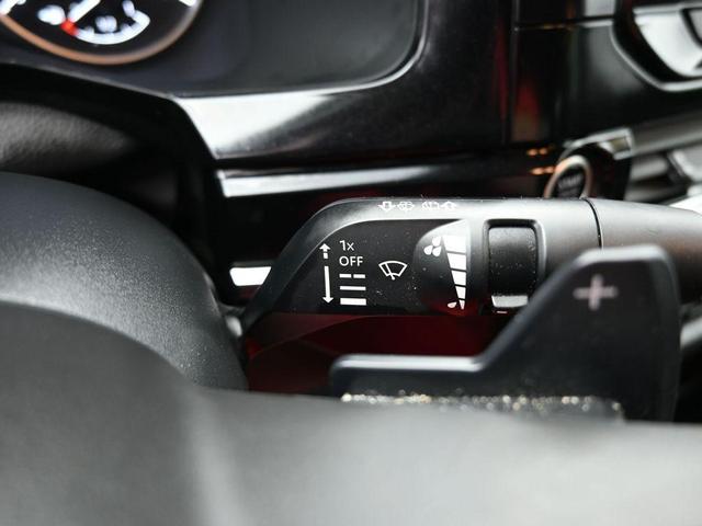 Photo of 2024 2t Red Blk Roof Nissan Pathfinder