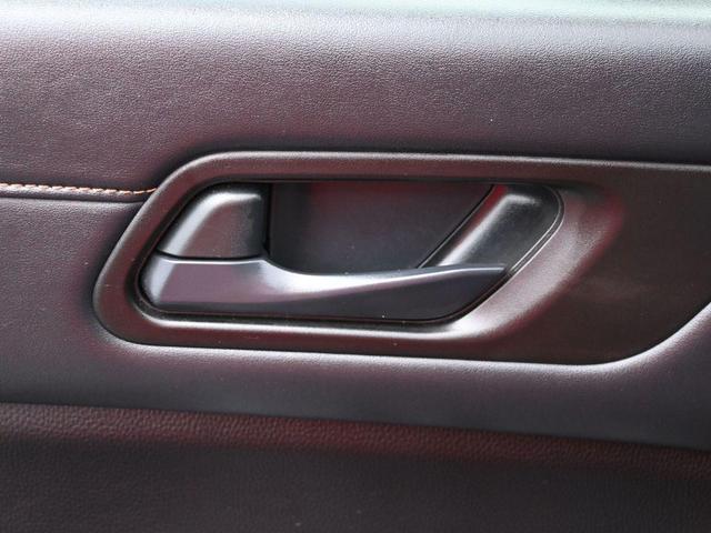 Photo of 2024 2t Red Blk Roof Nissan Pathfinder