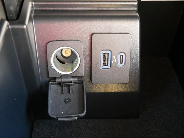Photo of 2023 Agate Black Metallic Ford Explorer