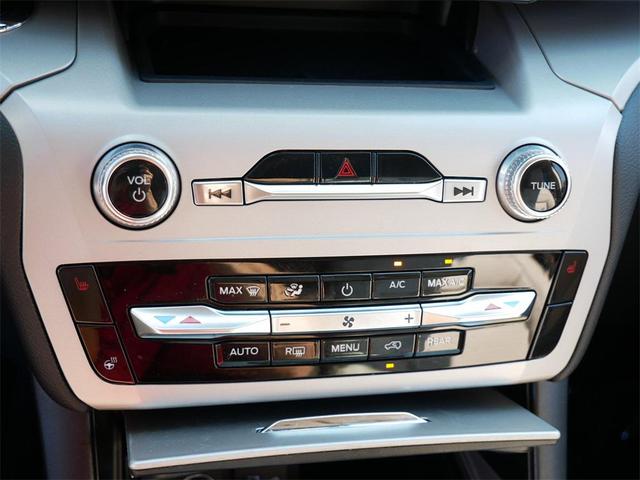 Photo of 2023 Agate Black Metallic Ford Explorer