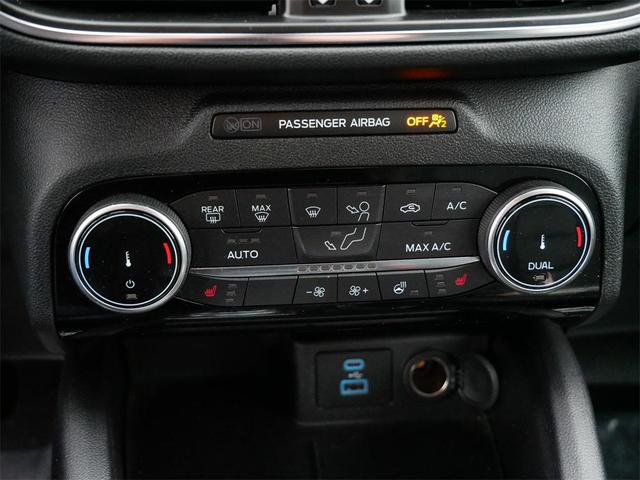 Photo of 2022 Agate Black Metallic Ford Escape