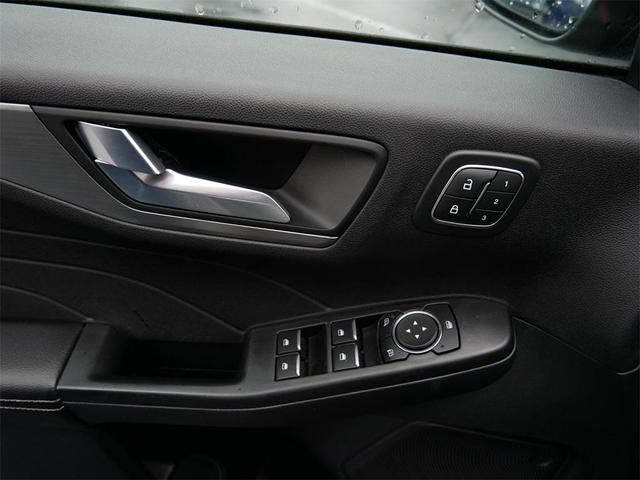 Photo of 2022 Agate Black Metallic Ford Escape