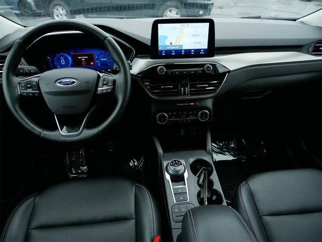 Photo of 2022 Agate Black Metallic Ford Escape