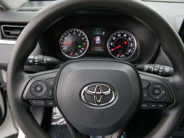 Photo of 2020 Super White Toyota RAV4
