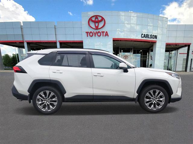 Photo of 2021 Blizzard Pearl Toyota RAV4