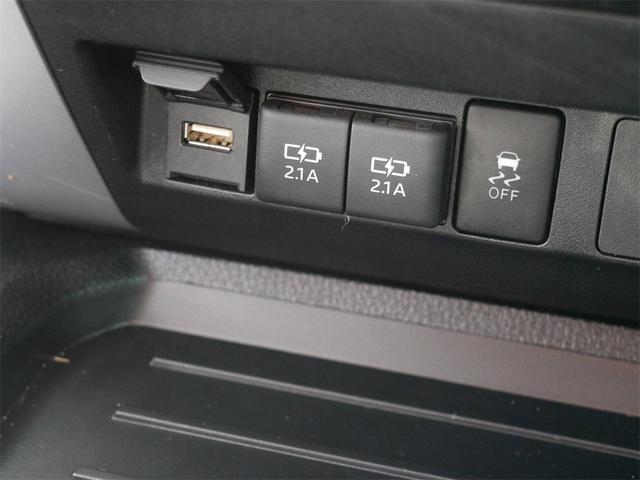Photo of 2021 Midnight Black Metallic Toyota Tundra